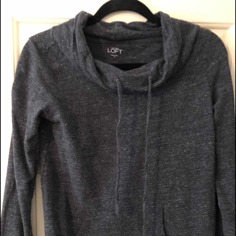 Comfy long sleeve Ann Taylor LOFT top with mock hoodie look.